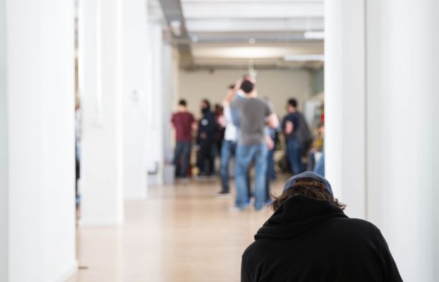 Señales de alerta de recaídas familiares: cómo identificarlas y actuar